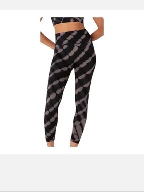 PINK Victoria's Secret Black and Gray Tie-Dye Leggings